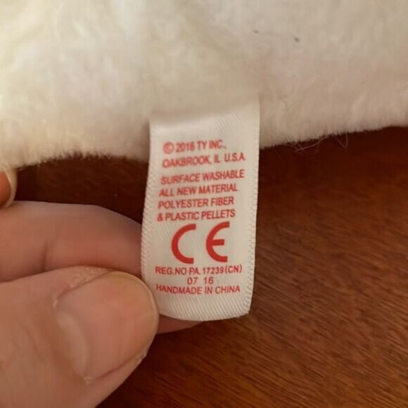 Ty “Icy” beanie baby white plush seal stuffed animal with sparkly blue eyes - Picture 7 of 7